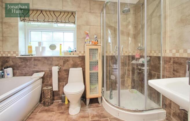 UTILITY/SHOWER ROOM