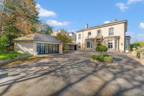 Macclesfield Road, Alderley Edge, SK9