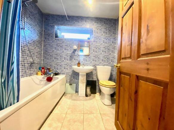 Family Bathroom 