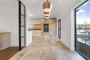 1, Mews Street, London E1W 1UG