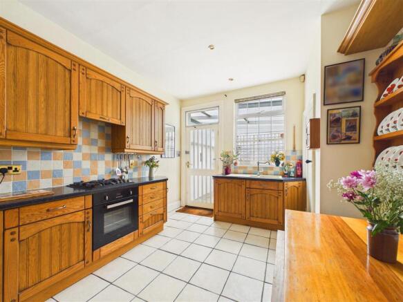 4 bed Detached for sale Image 6