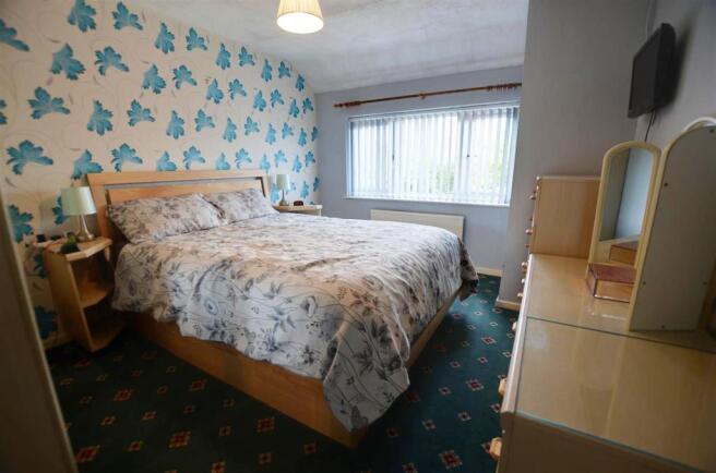 BEDROOM.jpg