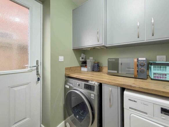 4 bed Detached for sale Image 7