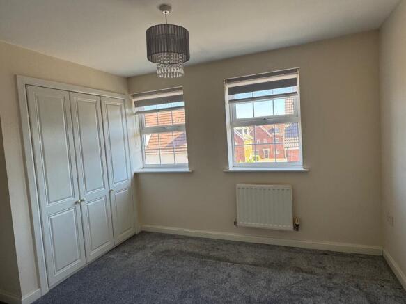 3 bed Town House for sale Image 5