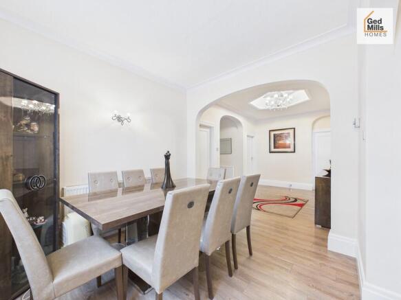 CAM02899G0-PR0083...