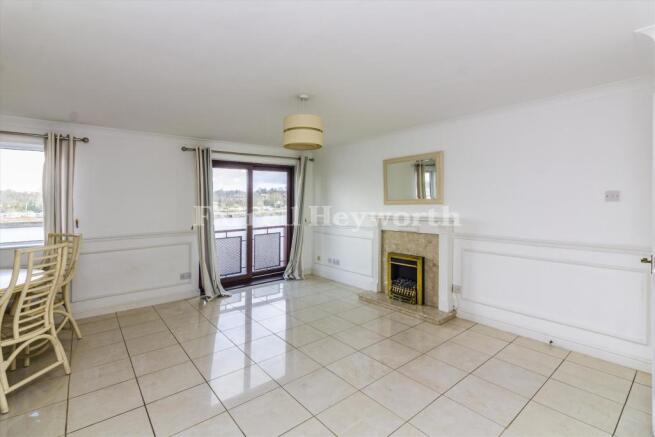 Lounge image 2