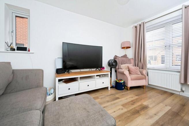 4 bed Detached for sale Image 7