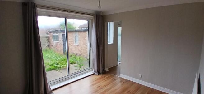3 bed Terraced to rent Image 8