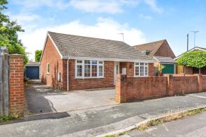 3, Pinetree Gardens, Waterlooville PO8 8AE