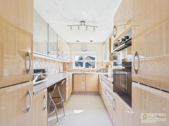 CAM03603G0-PR0063-STILL009