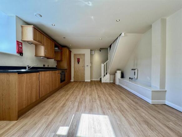 1 bed Character Property to rent Image 6