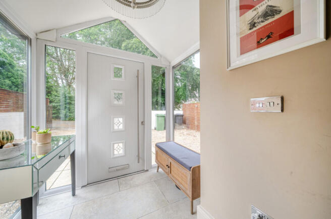4 bed Semi-Detached for sale Image 4