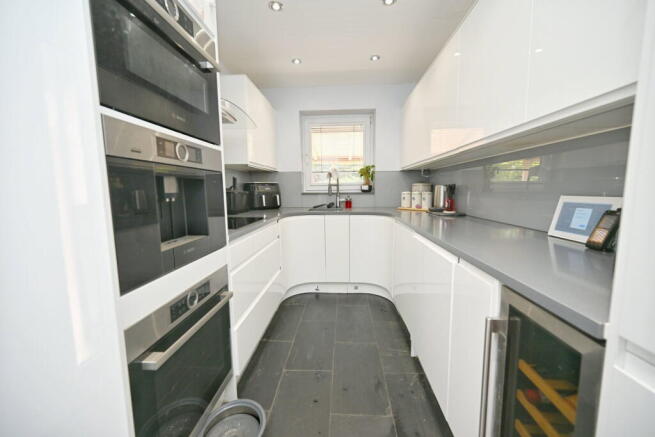 3 bed Semi-Detached for sale Image 9