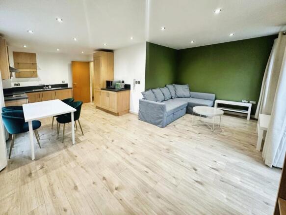 1 bed Apartment to rent Image 4
