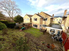 17, Oakleigh, Cawthorne, Barnsley S75 4EU