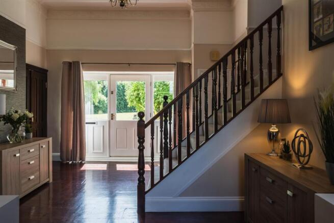 4 bed House for sale Image 10