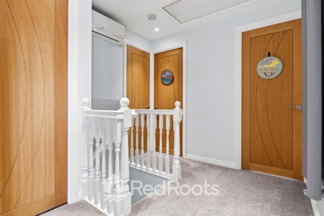 4 bed Detached for sale Image 12