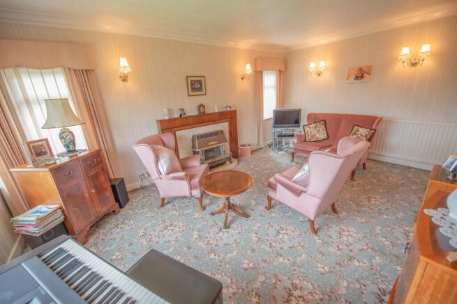 4 bed Detached for sale Image 7