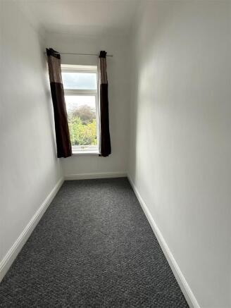 3 bed House to rent Image 6