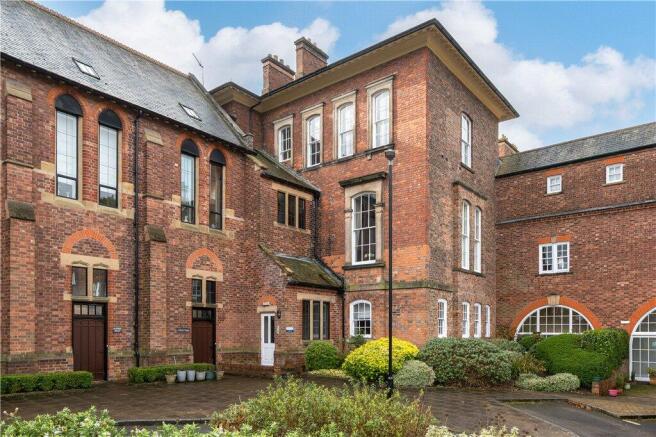 2 Bedroom Flat in HG4 2TW