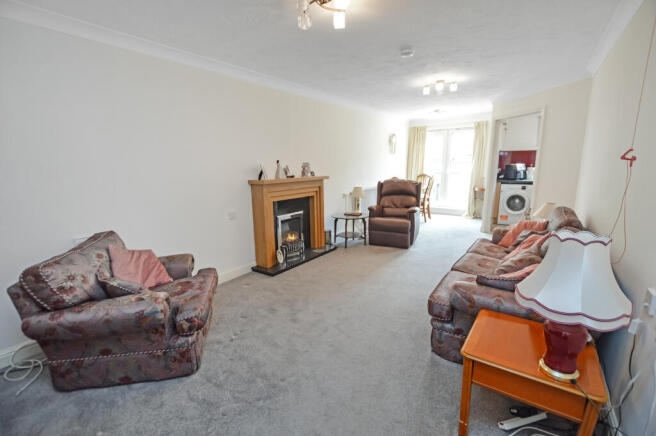 Lounge/ Dining Room