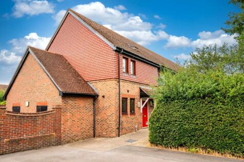 Holders Close, Billingshurst, RH14
