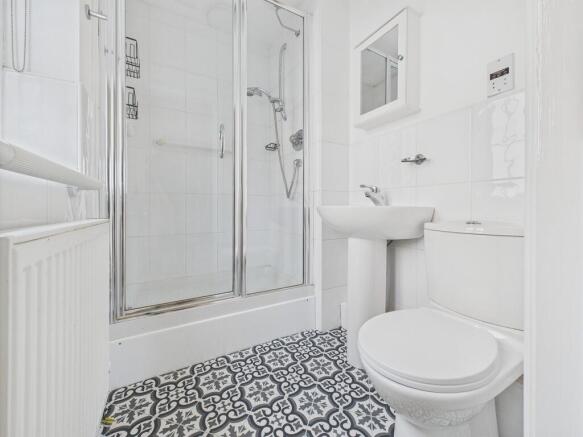2 bed Apartment to rent Image 10
