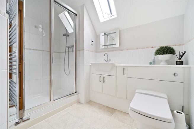 Bedroom 2 ensuite