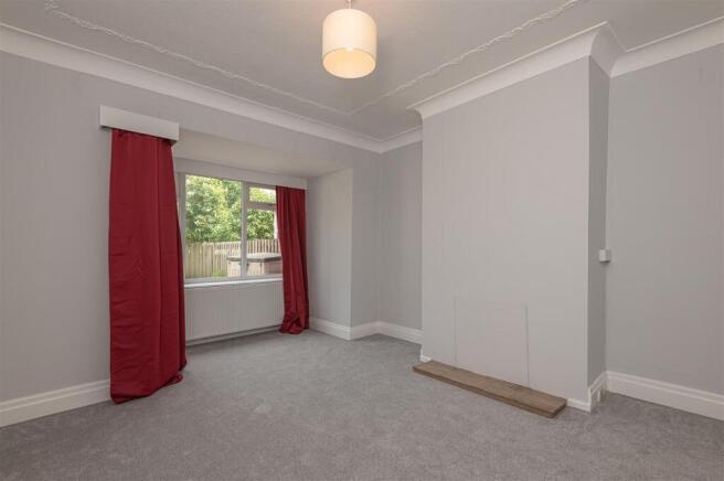3 bed Semi-Detached for sale Image 8