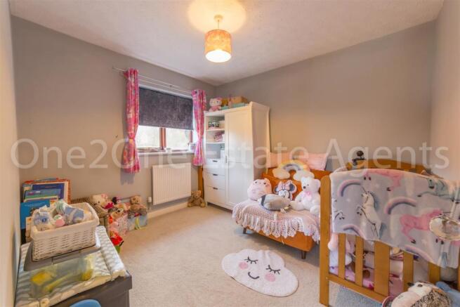 21 Juniper Cres-5.jpg