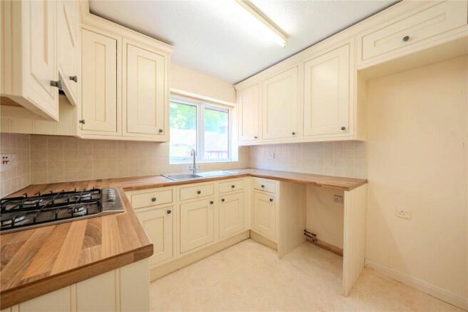2 bed Apartment for sale Image 4
