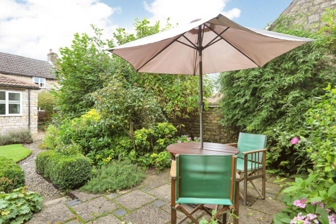Photo 33