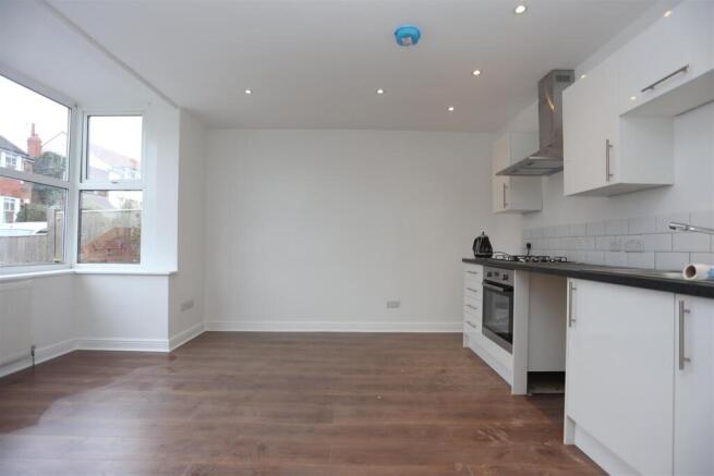 9 Dawson Terrace loungekitch.JPG