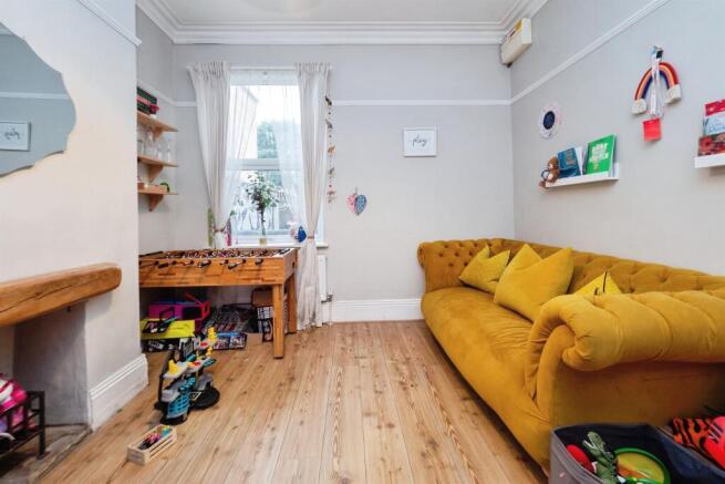 4 bed Terraced for sale Image 7