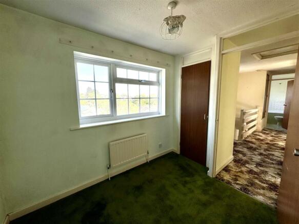BEDROOM 4
