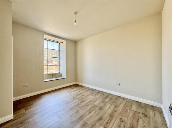 1 bed Apartment to rent Image 8