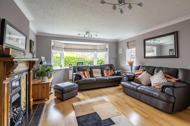 4 bed Detached for sale Image 4