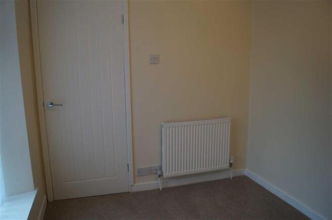 BEDROOM 3 (REAR)