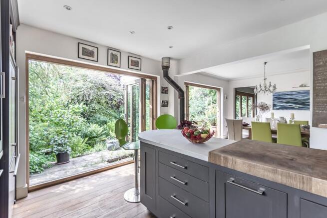 Kitchen / Dining Roo
