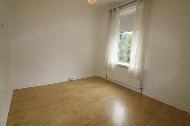 2 bed Terraced to rent Image 8