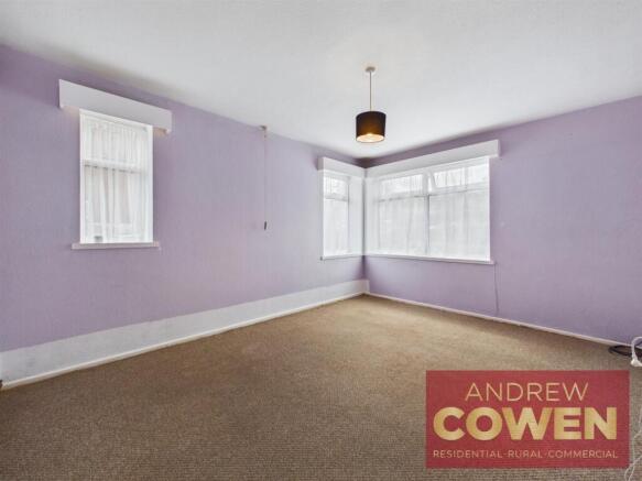 2 bed Flat for sale Image 6
