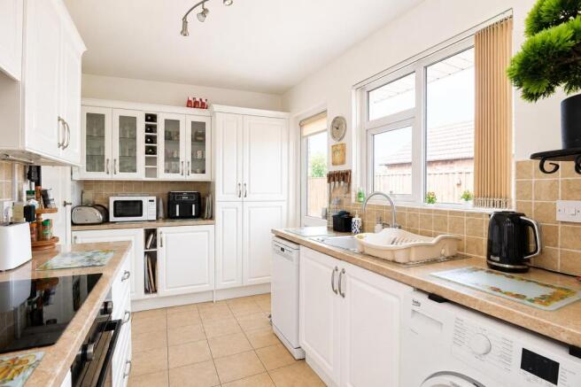 Kitchen1.jpg