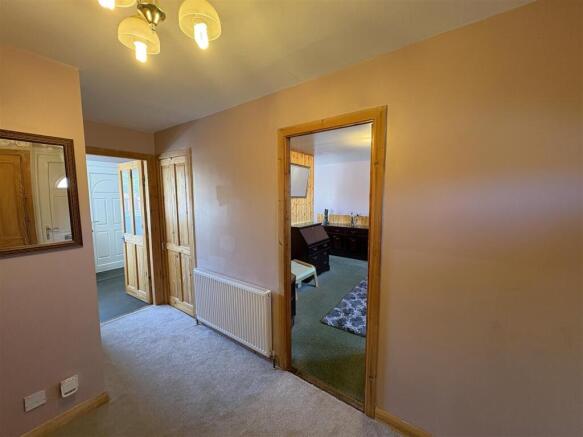 EntranceHallwayIMG_0114.jpg