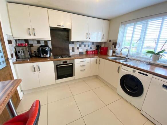 kitchen 1.jpg