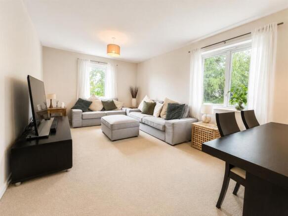 Living Room / Dining Room