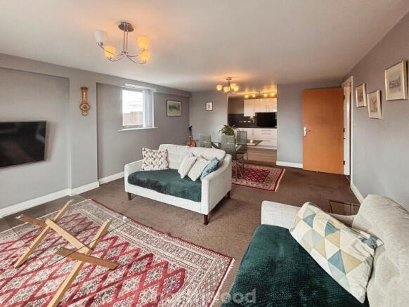 2 bed Flat to rent Image 8