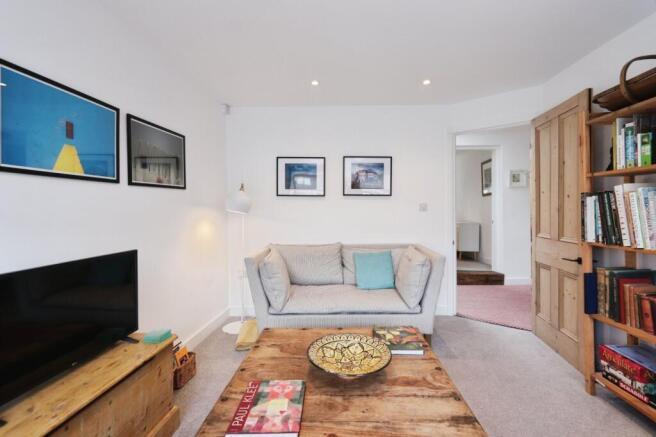 3 bed Apartment for sale Image 6