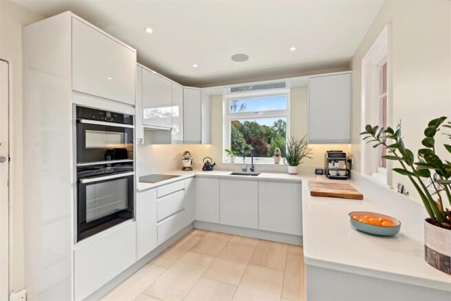 Kitchen_2.jpeg
