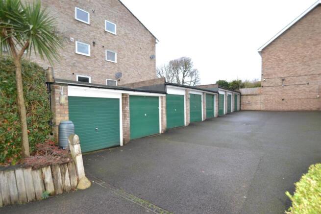 GARAGE EN BLOC