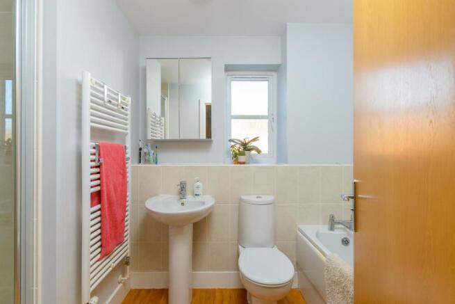 EVIRDTNARRUCKCALB20 - Bathroom C.jpg